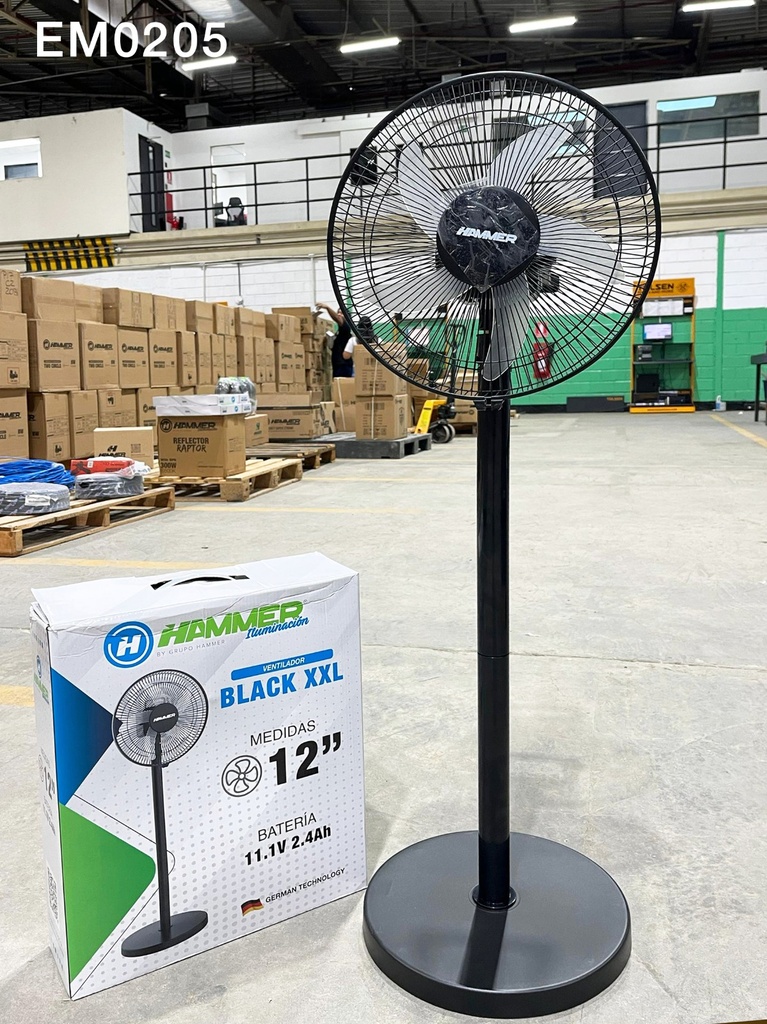 VENTILADOR RECARGABLE BLACK XXL / BATERIA DE LITIO 4500MAH / 12" / PARA MESA Y PEDESTAL / DURACIÓN 7HRS VELOCIDAD MINIMA 3HRS VELOCIDAD MAXIMA / LUZ INCLUIDA