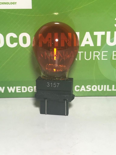 [HA0108] 3157 BASE PLASTICA 12V 2 CONTACTO HAMMER AMBAR